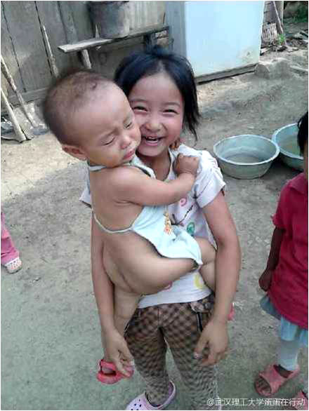 7��17�������������Є�(d��ng)���F(tu��n)�(du��)��η��(du��)��(du��)֧�̵ĺ��ӂ��M(j��n)���˼��L�����o���ӂ���ȥ�˺�(ji��n)�ε�������һ���(du��)�T�f(shu��)�����F(xi��n)�ڽK���˽⺢�ӂ�?y��u)�ʲô�?hu��)�t����߀�О�ʲô���С�С���֡���С�������@���ɽ·��ĺ��y�����еĺ����όW(xu��)ǰ߀���Ƚoţ��ݡ������D�ϵ�СŮ���mȻ���g���󣬵���ܵ��ѽ�(j��ng)ʮ�֋�����