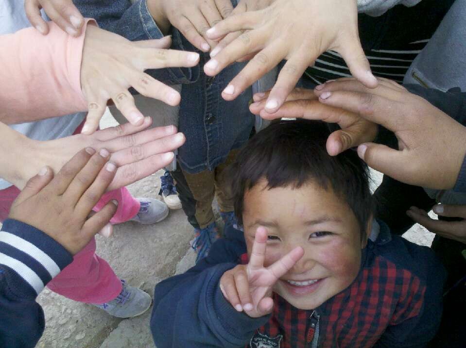 ��ӿƼ���W(xu��)���t�ġ�֧��꠵�꠆T���˴Ό��`�����ຣʡ�ຣ�����Ҵ�Ĺ��W(xu��)У��7��15�գ�꠆T��?y��u)麢�ӂ���ȥ�ˌW(xu��)��(x��)��Ʒ���w����Ʒ�ͽ̌W(xu��)���Y��ϣ�����H��׌����ͯ���õ�����͌W(xu��)��(x��)��߀��׌���ӂ��˽����������Ϣ���������ܵ������P(gu��n)�����D�麢�ӂ��挦꠆T���R�^ϲЦ��_��