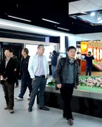 晉江城市展館　　晉江城市展館大樓位于世紀大道西側(cè)，于2004年12月動工建設(shè)，地上四層、地下一層，總建筑面積為18645平方米，項目總投資為7500萬元。