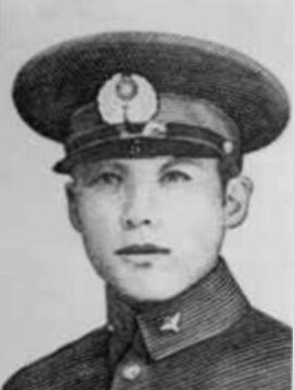 鐺��ģ�1916�꣭1937��8��17�գ����|�����(zh��n)�ˣ���܊��5���մ���w�ІT�� ����һ�ˡ���׃�����܊����У���ڮ��I(y��)��1937��8��17�������ٵ������Zը�Ϻ����Ĵ�·��܊�܊˾��r�����ձ�܊�֮�����ړ������C��������鐺�����������딳ꇣ��┵(sh��)ʮ���ձ�ʿ������������鐺��Ĳ������������w�ІT����֘�����������܊��֮�������һ�w�ӏ��Ԛ�ѳ����������������һ����������Ӣ����