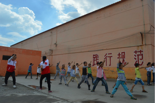 �x�ЌWԺ�tʮ��ů��־Ը����꠵�ɽ��ʡ�����н��ڿh��Ȫ�l(xi��ng)־Ը���գ����Ȫ�l(xi��ng)�ĺ��ӂ��_�O��ȭ���n�����g�n�������w�|(zh��)�����M��������ȫ��l(f��)չ�� (2)