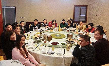 ���İ�̎�����l(xi��ng)���ҵļ��l(xi��ng)�������ھW(w��ng)���´����L(f��ng)���������(sh��)�������Ը��صľW(w��ng)��ͨ�^�R�^�����ֺ�΢ҕ�lӛ����Լ��ڼ��l(xi��ng)����Ҋ�������@Щƽ��(sh��)�Ľ�����������֟o���B͸������Đۡ����^��ÿһ�c(di��n)΢С��׃�������ǰl(f��)�����l(xi��ng)�H��߅�Ĵ��������ܽo�l(xi��ng)�H���������ī@�ø����͌��Լ����l(xi��ng)���Ժ����M�㡭��Ԕ��(x��)�� 