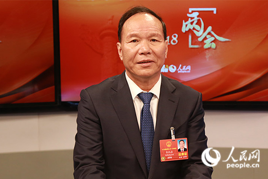 全國人大代表、西藏自治區(qū)黨委副書記、自治區(qū)主席齊扎拉(人民網(wǎng)記者 王喆 攝)