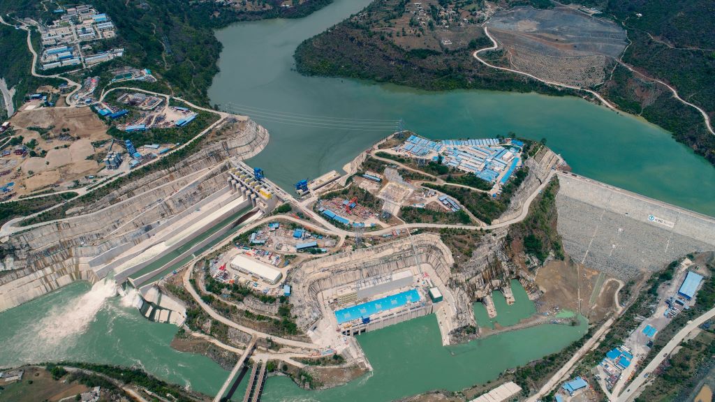 中巴經(jīng)濟走廊首個水電項目——巴基斯坦卡洛特水電站。（三峽集團供圖）