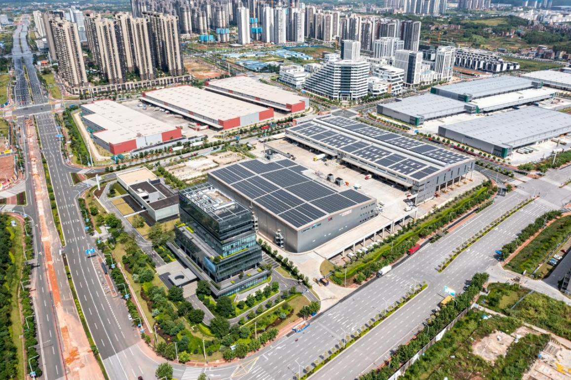 中新南寧國際物流園航拍圖。 人民網 嚴立政攝