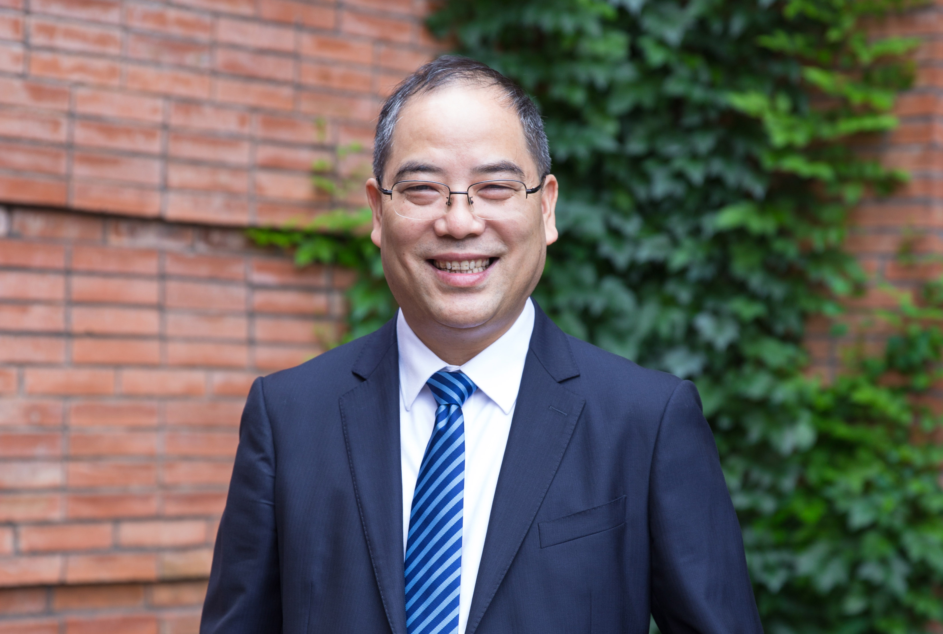 浙江工商大學(xué)黨委書記、教授 郁建興